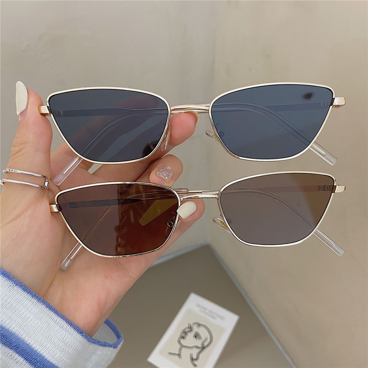 Women Fashion Glasses - Kadınlar için Şık Baklava Desenli Metal